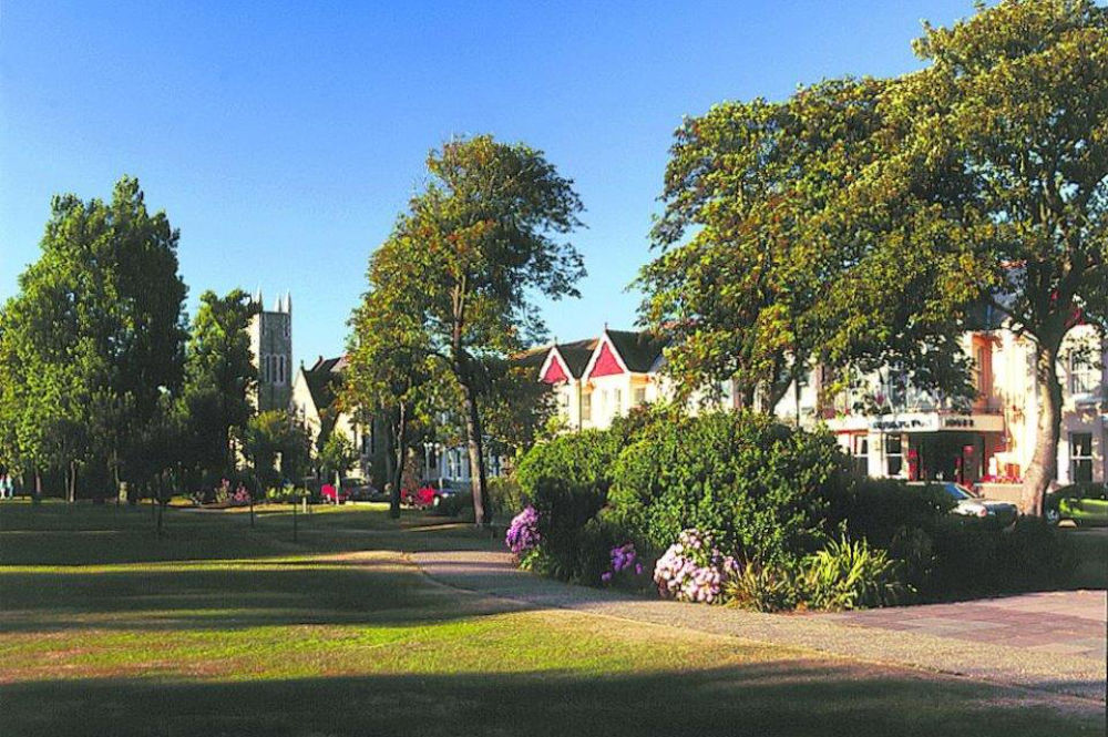 Ardington overlooking steyne gardens